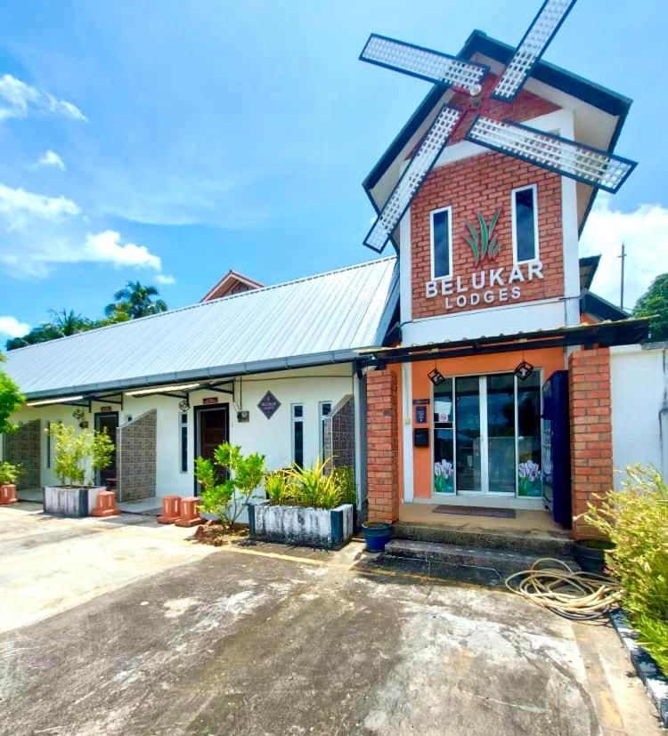 Belukar Lodges Private Homestay 판타이체낭 외부 사진